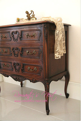 아름다움 쉐잎과 라인....Antique french Oak drawer....